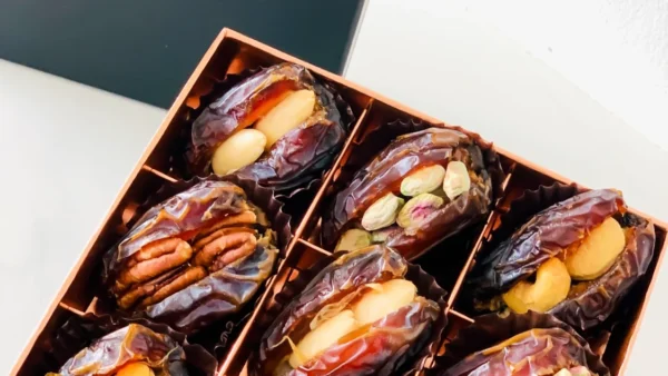 Coffret de 9 Dattes Medjool aux Noix
